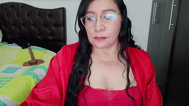 Grace_mature_milf