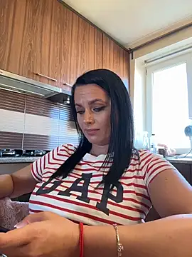 Hotmomcheckk_ webcam
