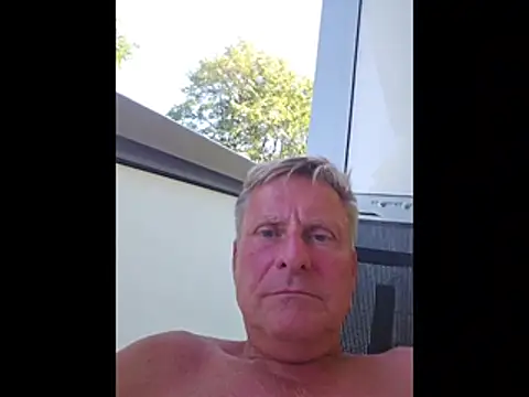 johnnym1 webcam
