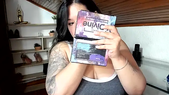 LinaBrowm webcam