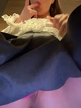 Holly_Play webcam