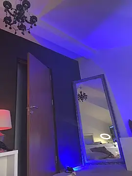 BellaKarma webcam