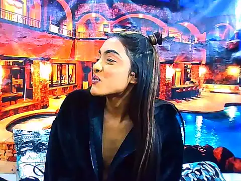 IndianPretty14u2Luv webcam