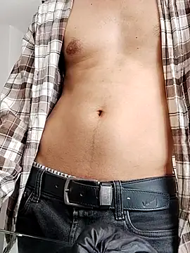 MrSecretSuit webcam