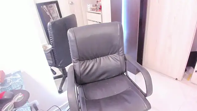 BellaFlaming webcam
