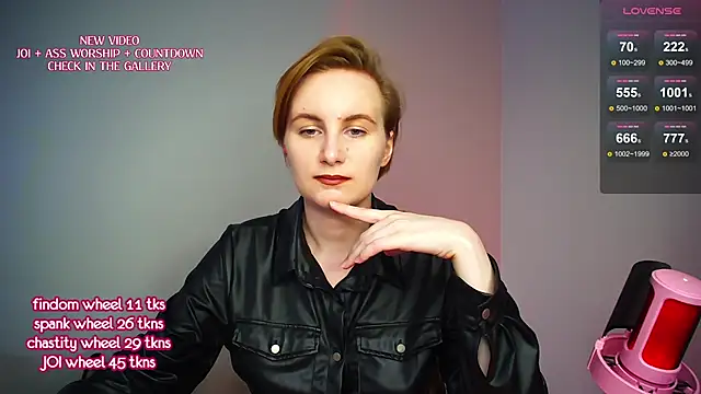 KinkyMissCherry webcam