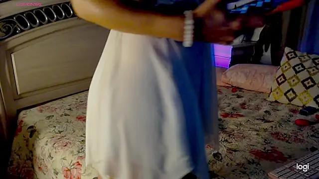 Iam_Luna webcam