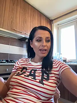 Hotmomcheckk_ webcam