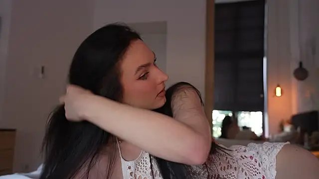 ibiddi (F young) - Glass dildo in pussy