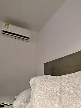 VelvetCurls webcam