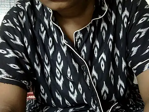 HOT-VARSHA7