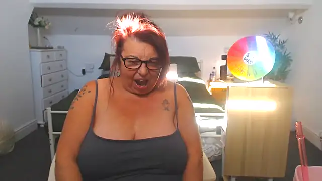 BuxomBeccaX