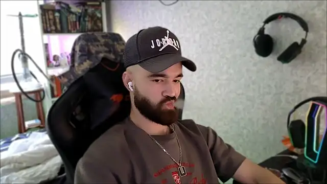 _Serious_Man webcam