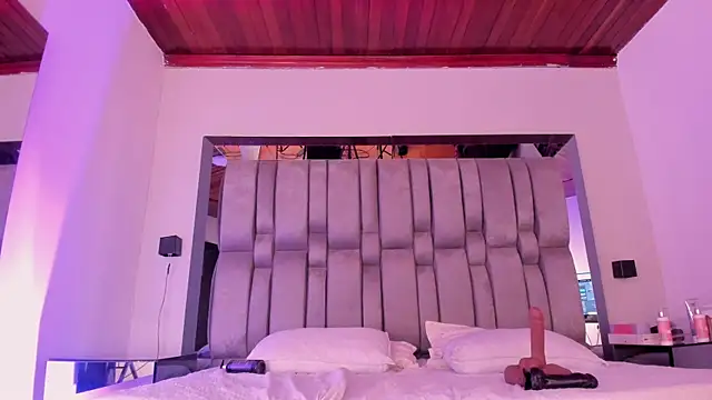 NikkySmiith webcam