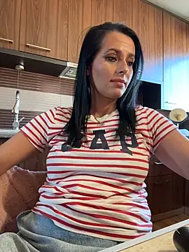 Hotmomcheckk_ webcam