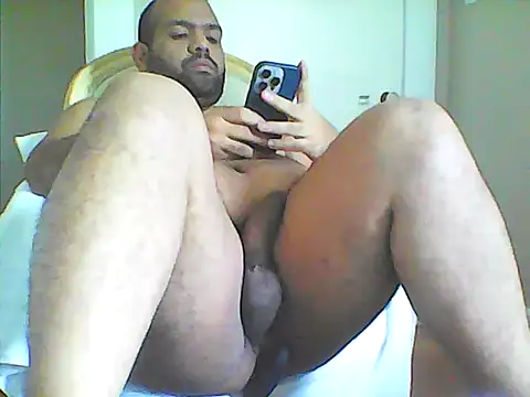 lukacavani33 webcam