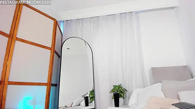 MissLinda webcam