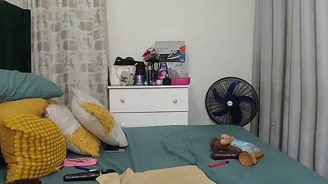 GaggingQueenxx webcam