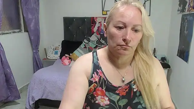 emperabigbootybigass webcam