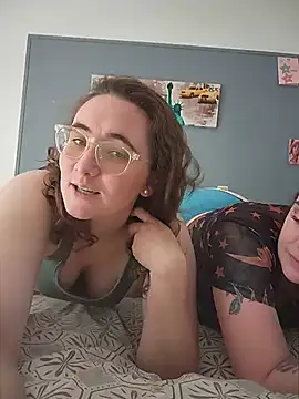 AndHerXO webcam