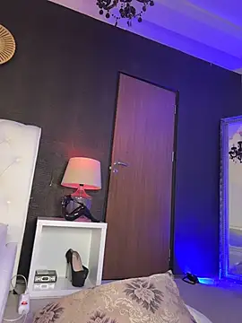 BellaKarma webcam