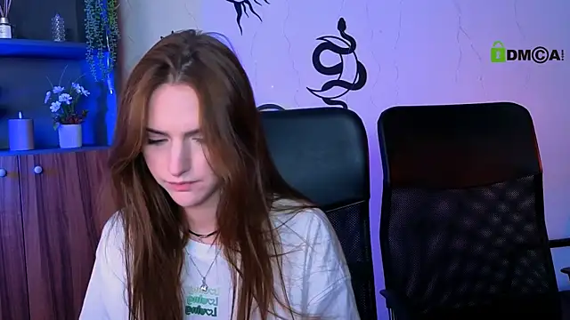 lisa_dark_ webcam