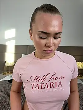 MonicaWestt webcam