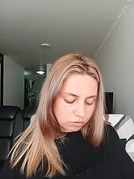 Ana__arms webcam