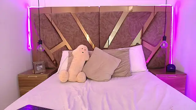 bella_swwan_ webcam