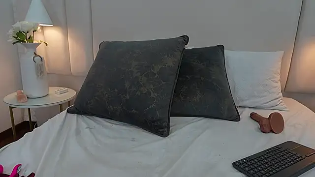 GabyJones_ webcam