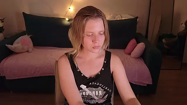 Viki_Charm webcam