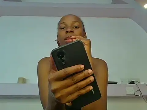 Lovey_doveyy webcam
