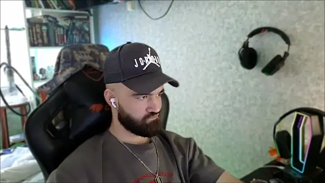 _Serious_Man webcam