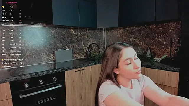 Elyra_Noir webcam