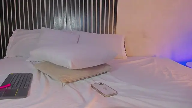 Mia_phalmerr webcam