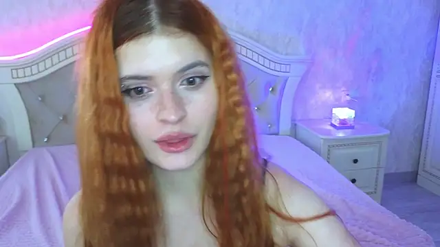 ElarisCrowe webcam