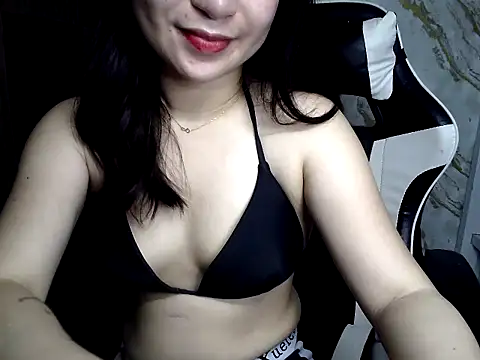 Mia_2022 webcam
