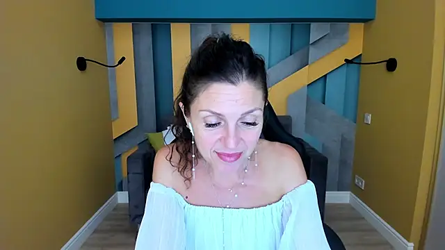 EllaLong webcam