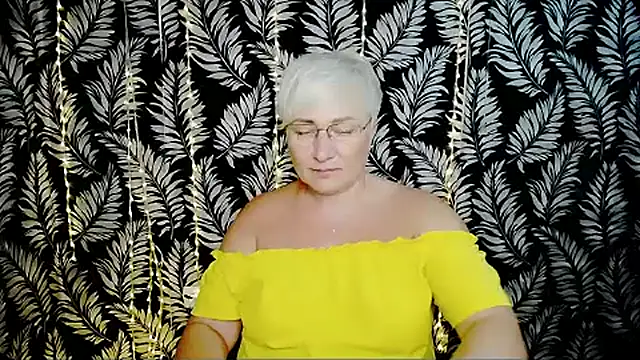 Olivia_playful webcam