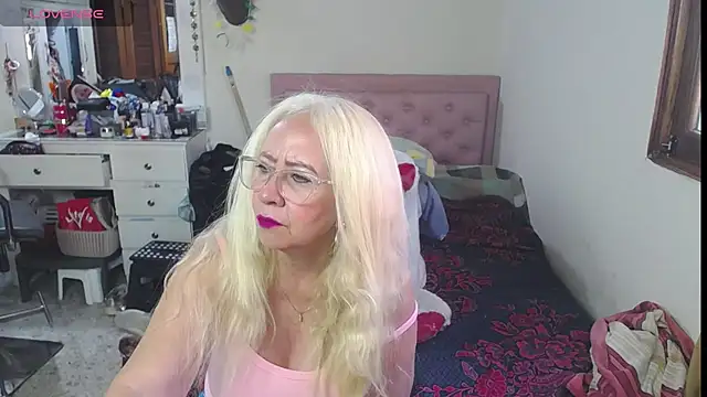 lucy_belle_bm