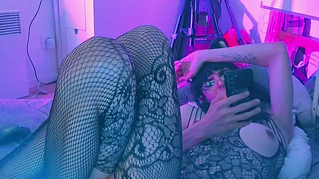 CeriseLapine webcam