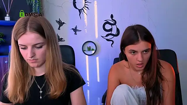 lisa_dark_ webcam