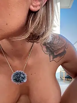 HotBella- webcam