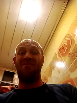 MaxDevilWhite webcam