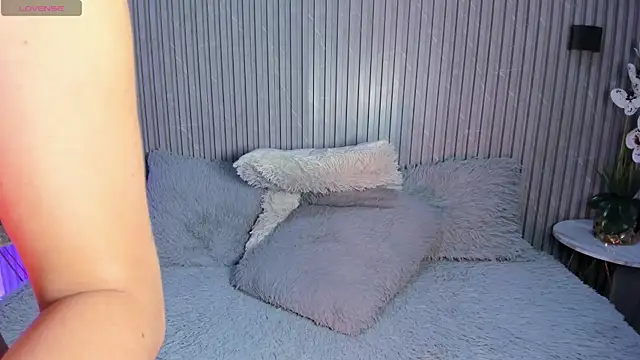 SOPHICOLLINS webcam