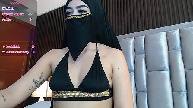 Zahra_milks webcam