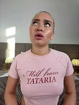 MonicaWestt webcam