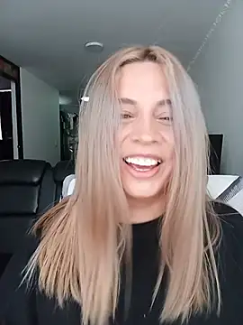 Ana__arms webcam