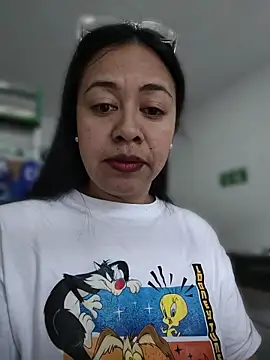 Violeta-Stationery_7 webcam