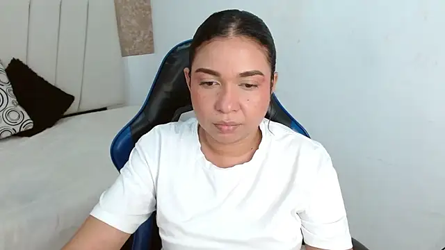 AliceSmity__ webcam